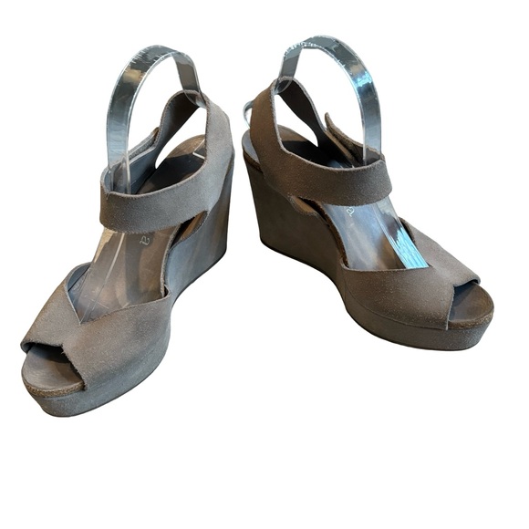 Pedro Garcia Shoes - Pedro Garcia Gray Suede Leather Peep Toe Wedge Sandals, Sz EU 39 (US Sz 9)